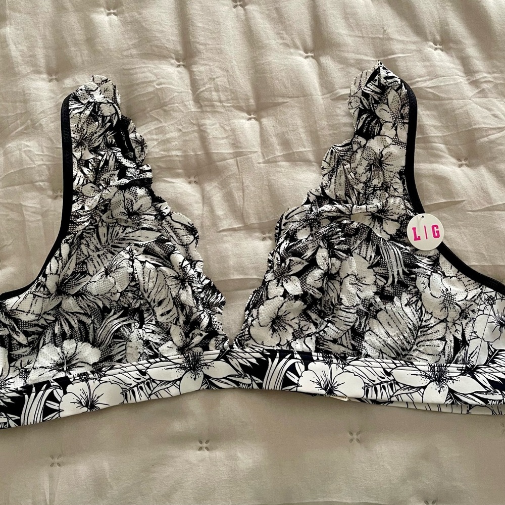 Victoria’s Secret PINK Floral Lace Bralette